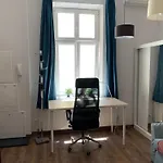 Silent Place In Heart Of Near Main Station Apartment